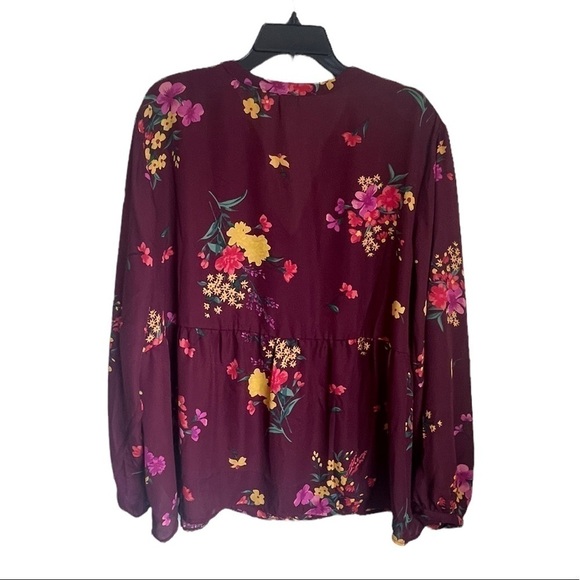 NWT- Old Navy Floral Blouse. Size XXL - Picture 6 of 6